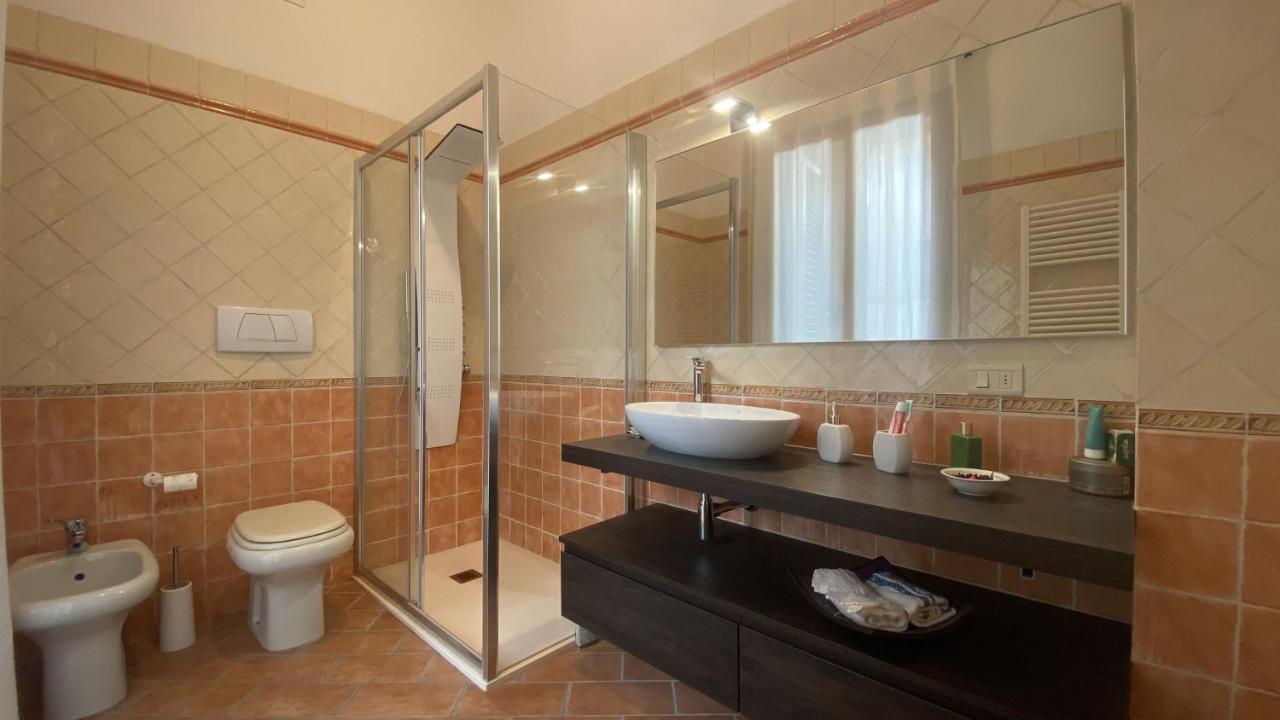 Indipendent With Terrace - Parking Apartamento